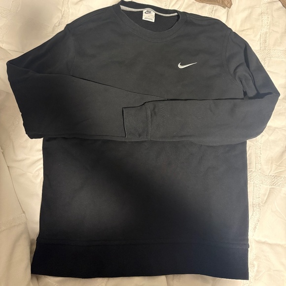 Nike Sweaters - Nike Essential Crewneck – Black (Size L) | Lightly Worn